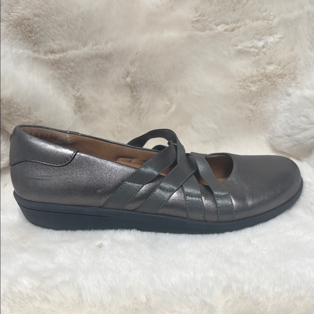 Vionic Elegant Women's Silver Flats